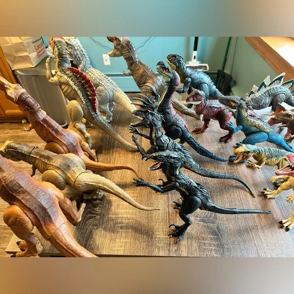 Jurassic World Set Of 33 Dinosaurs - Picture 9 of 13